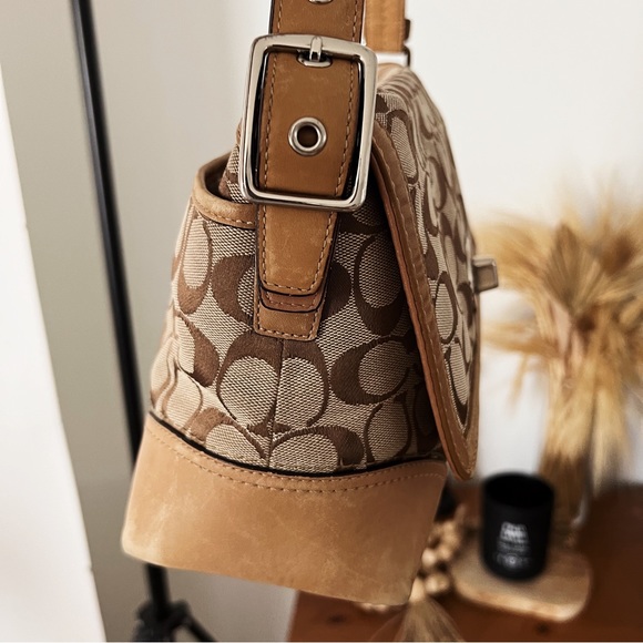 Y2K RESTORED COACH HAMPTON SIGNIATURE TAN SHOULDER BAG - Picture 4 of 16